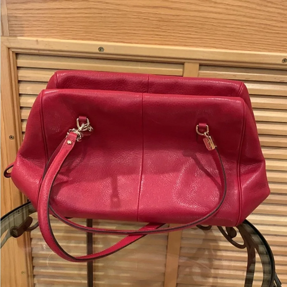 Coach Red Leather Satchel Accordion Crossbody NWT ✨❤️ - Picture 2 of 4